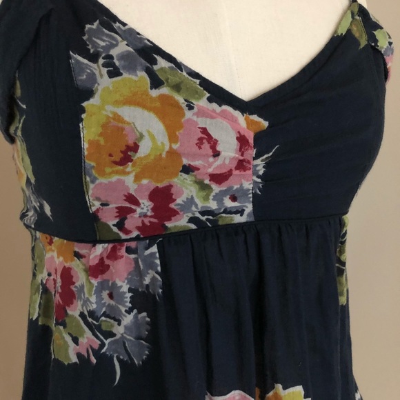 AMERICAN EAGLE navy floral cami - Picture 3 of 6